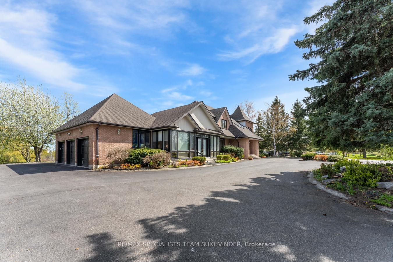 Photo 6 of 22 Bowman Avenue, Brampton, Toronto Gore Rural Estate — HOMEH