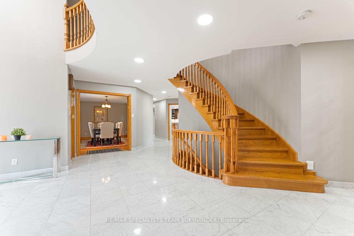 Photo 9 of 22 Bowman Avenue, Brampton, Toronto Gore Rural Estate — HOMEH