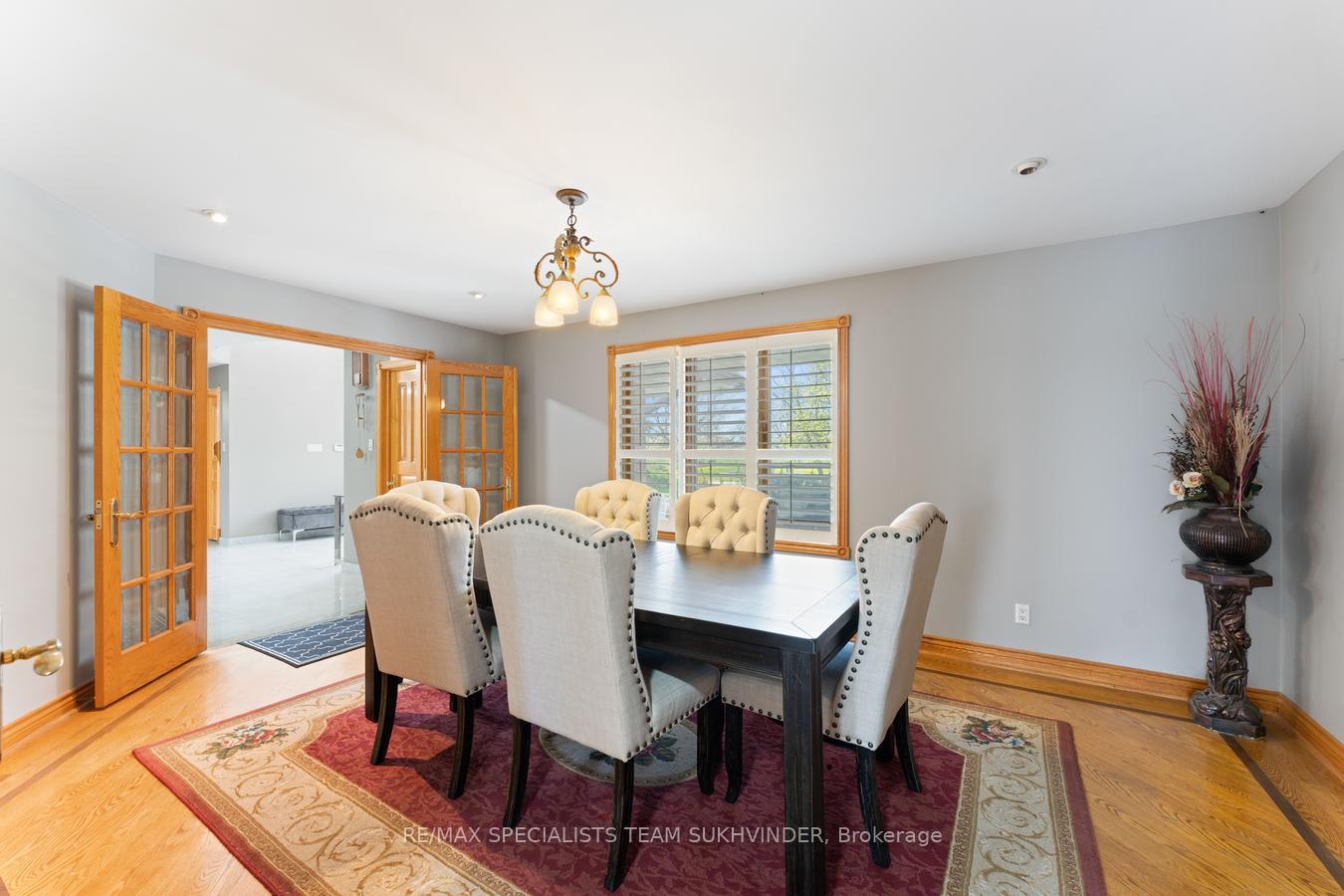 Photo 11 of 22 Bowman Avenue, Brampton, Toronto Gore Rural Estate — HOMEH