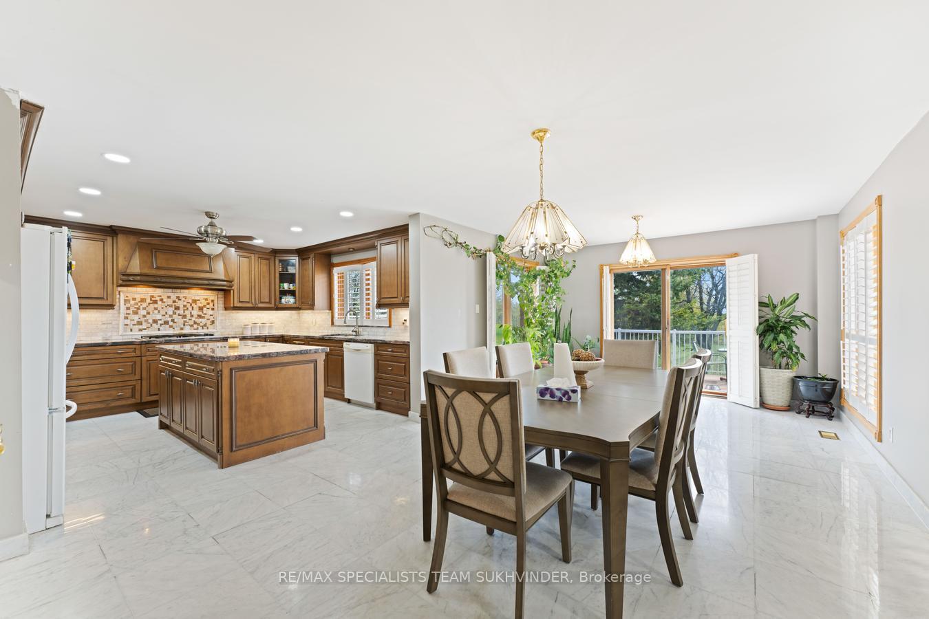 Photo 13 of 22 Bowman Avenue, Brampton, Toronto Gore Rural Estate — HOMEH