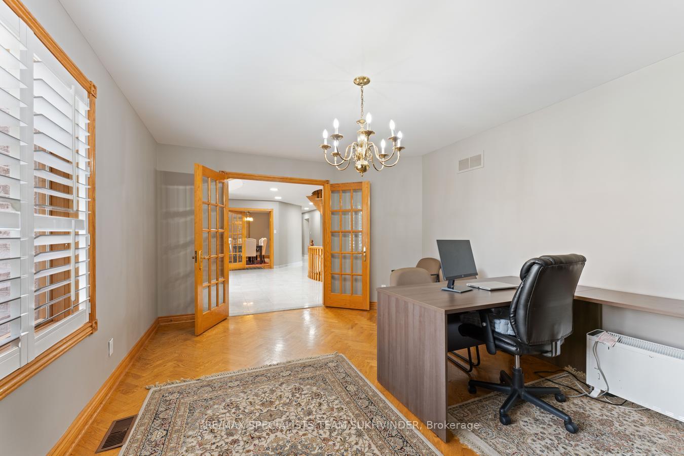 Photo 17 of 22 Bowman Avenue, Brampton, Toronto Gore Rural Estate — HOMEH