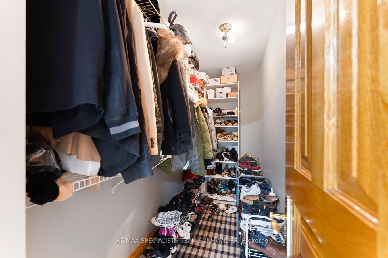 Photo 18 of 22 Bowman Avenue, Brampton, Toronto Gore Rural Estate — HOMEH