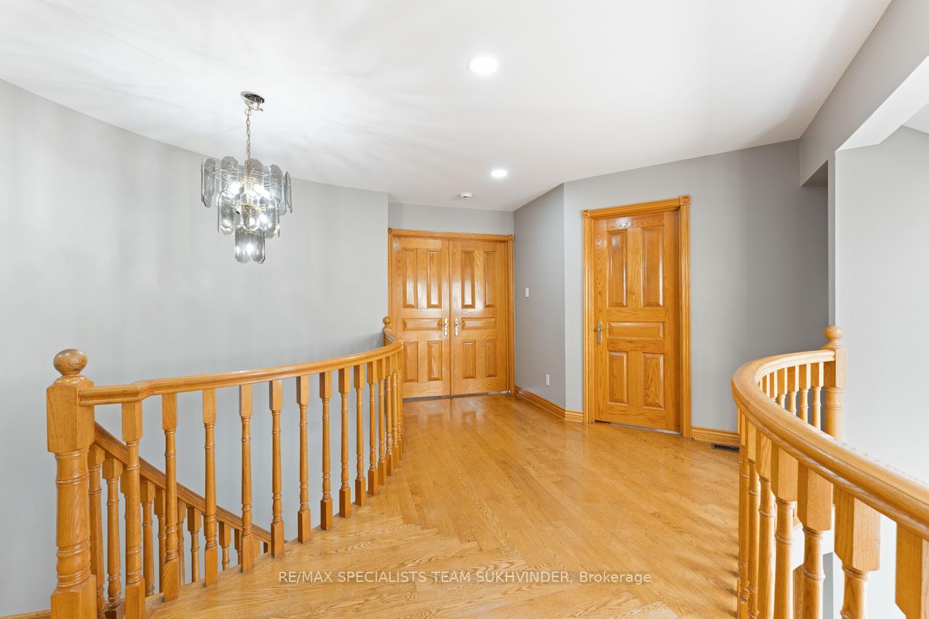 Photo 19 of 22 Bowman Avenue, Brampton, Toronto Gore Rural Estate — HOMEH