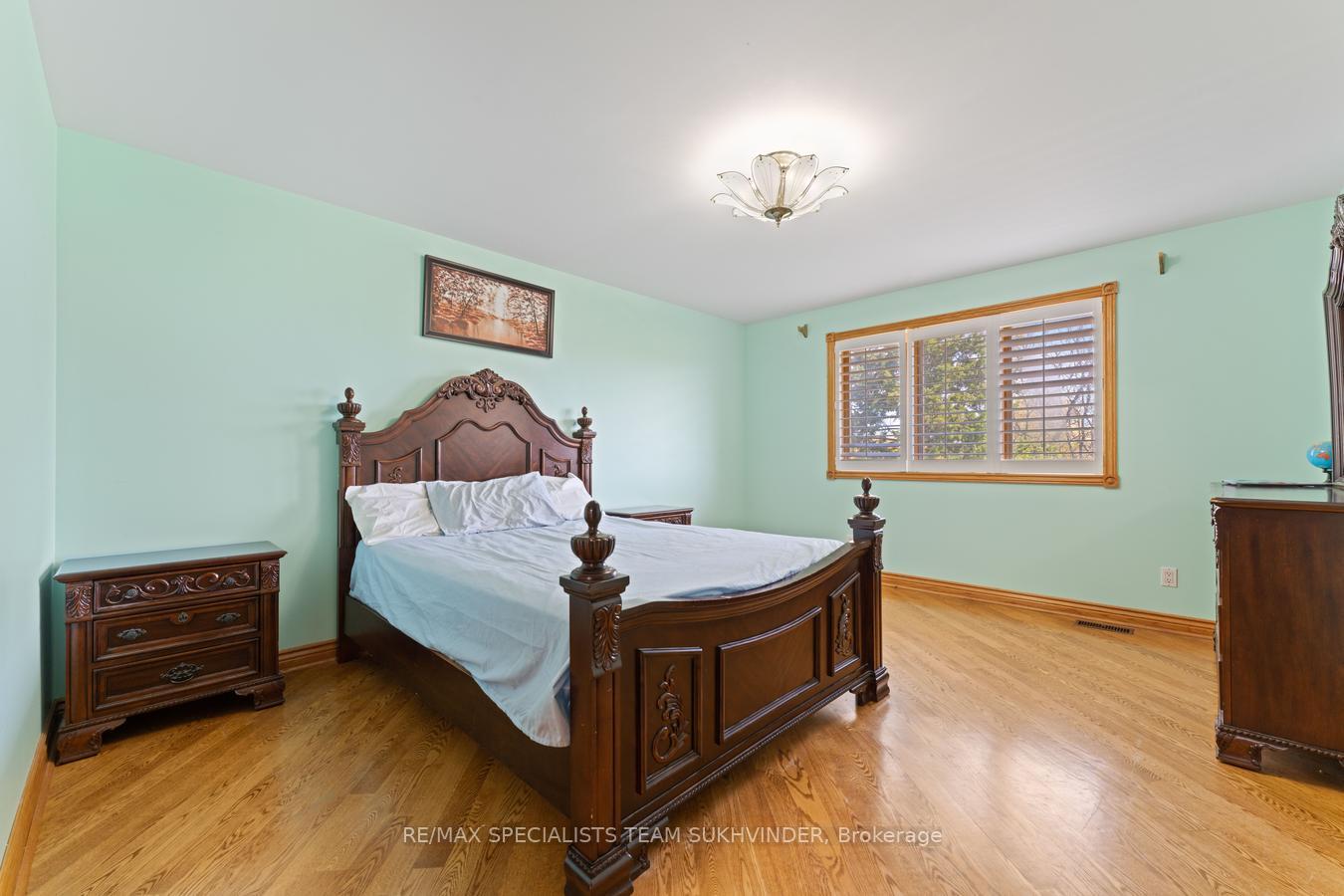 Photo 27 of 22 Bowman Avenue, Brampton, Toronto Gore Rural Estate — HOMEH