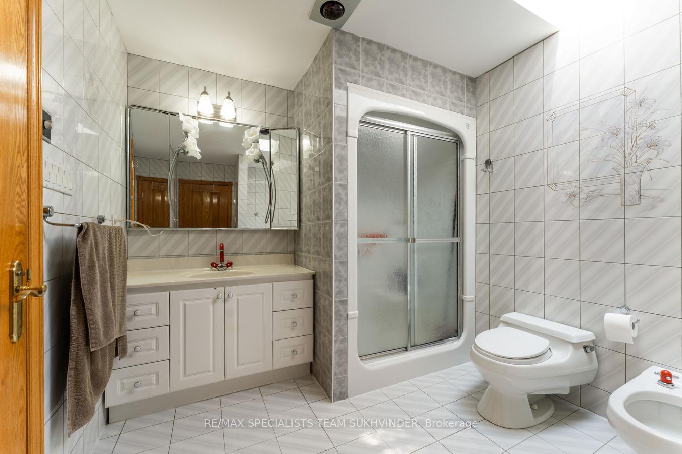 Photo 28 of 22 Bowman Avenue, Brampton, Toronto Gore Rural Estate — HOMEH