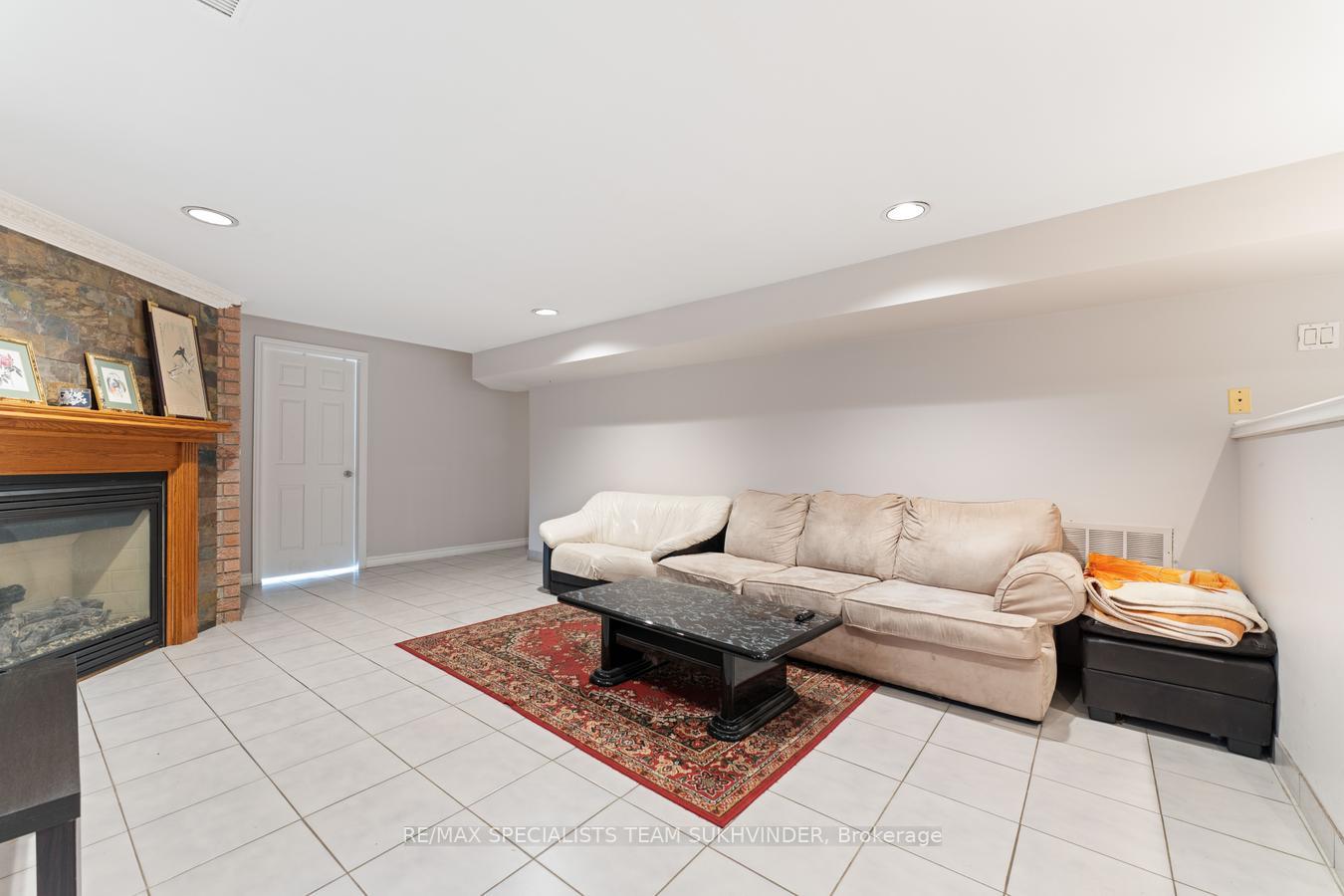 Photo 41 of 22 Bowman Avenue, Brampton, Toronto Gore Rural Estate — HOMEH