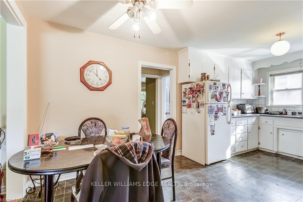 Photo 13 of 1239 De Quincy Crescent, Burlington, Mountainside — HOMEH