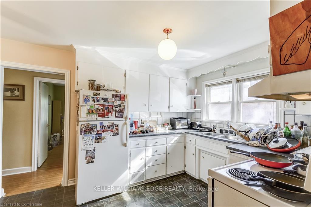 Photo 14 of 1239 De Quincy Crescent, Burlington, Mountainside — HOMEH