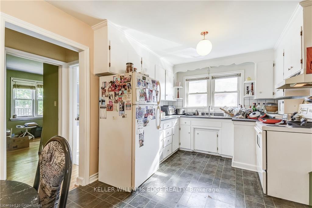 Photo 15 of 1239 De Quincy Crescent, Burlington, Mountainside — HOMEH