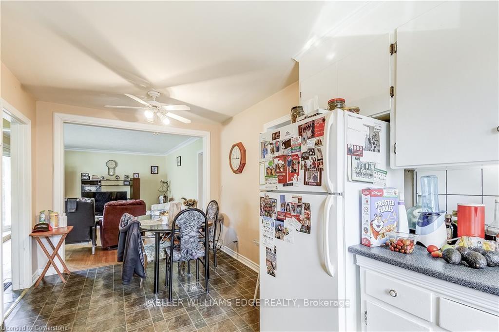 Photo 16 of 1239 De Quincy Crescent, Burlington, Mountainside — HOMEH