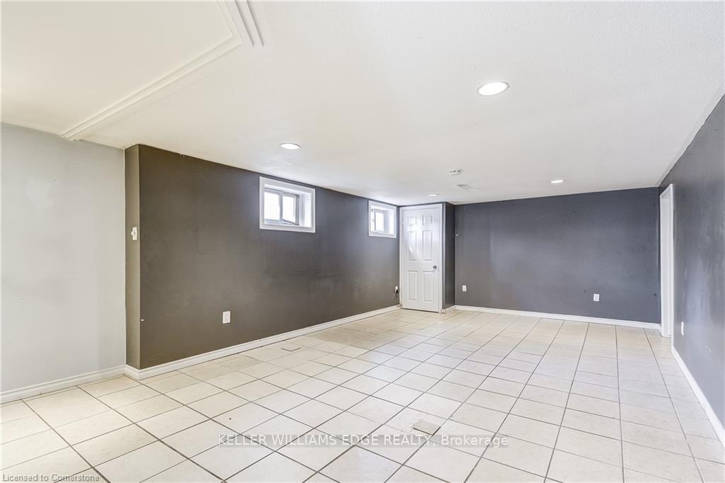 Photo 26 of 1239 De Quincy Crescent, Burlington, Mountainside — HOMEH