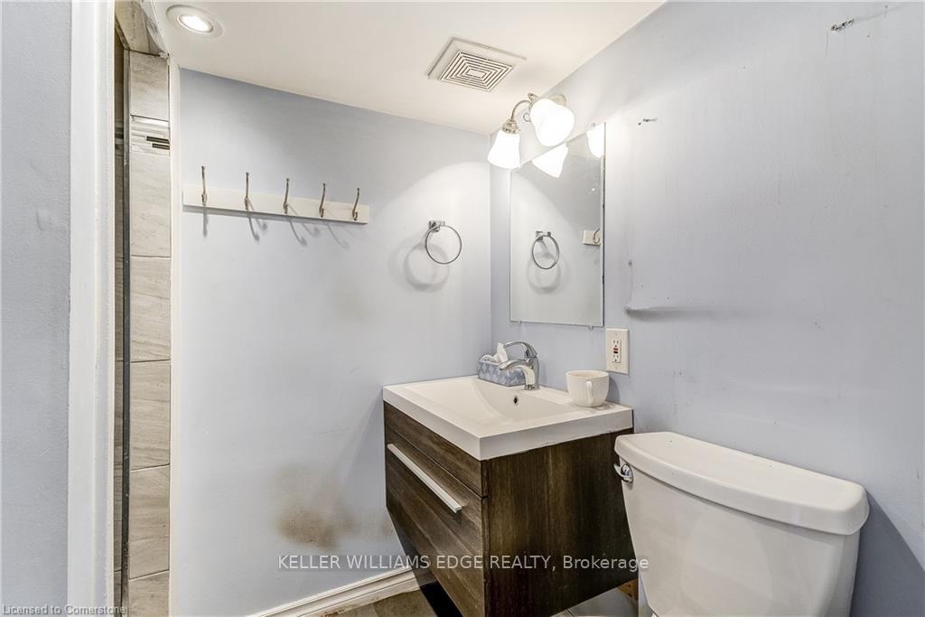 Photo 29 of 1239 De Quincy Crescent, Burlington, Mountainside — HOMEH