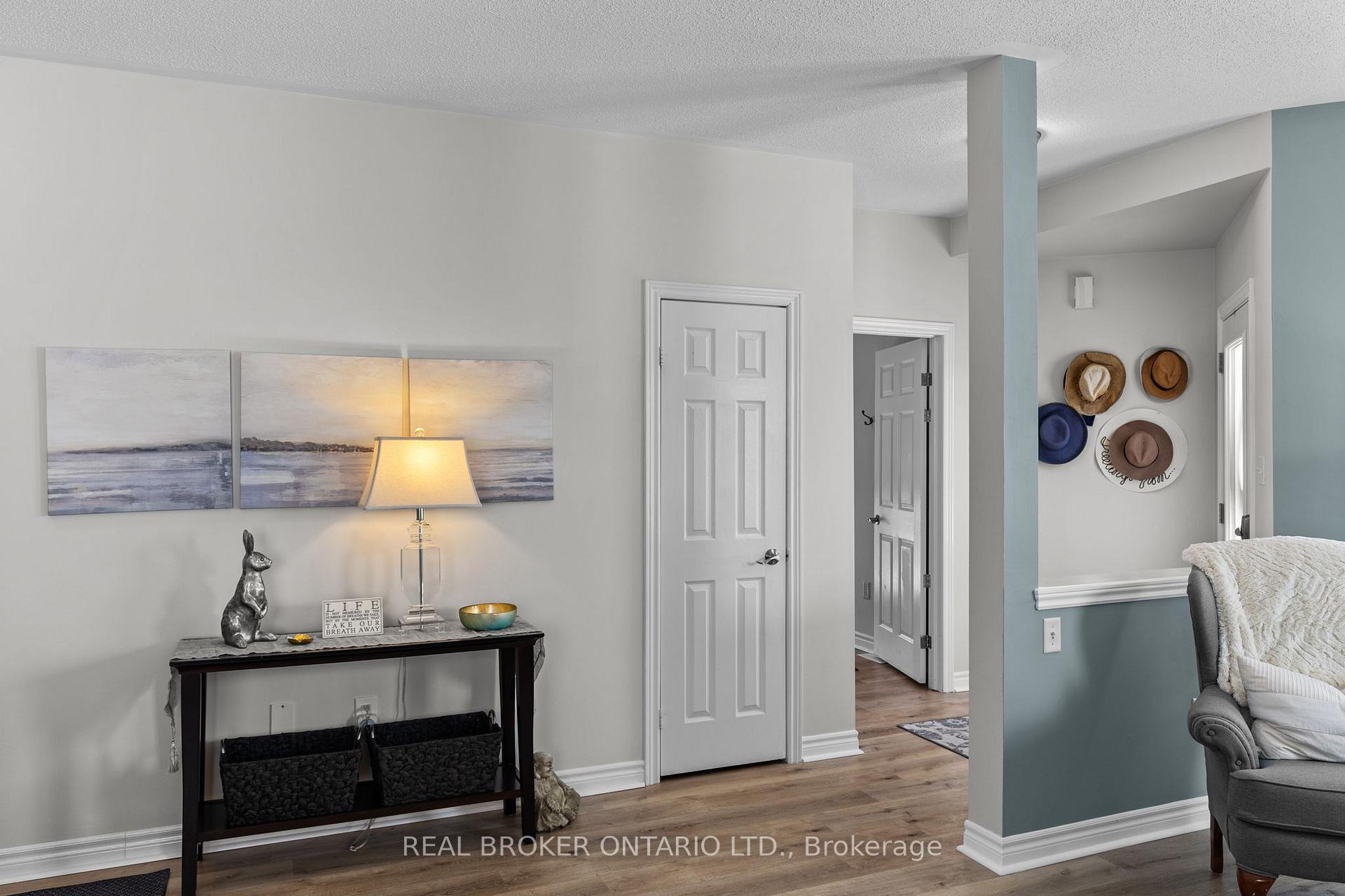 Photo 5 of 66 Knupp Drive, Barrie, Edgehill Drive — HOMEH