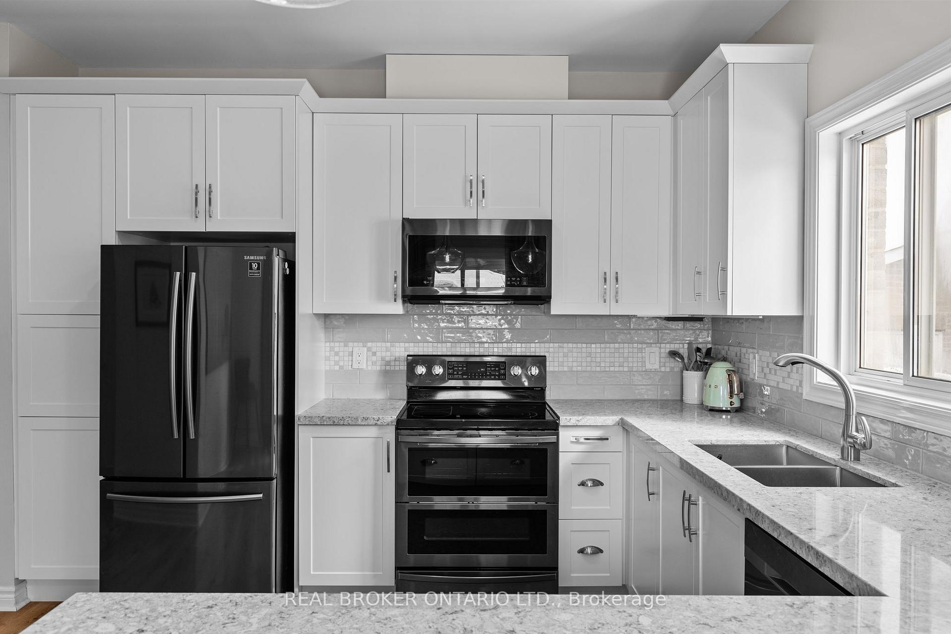Photo 12 of 66 Knupp Drive, Barrie, Edgehill Drive — HOMEH