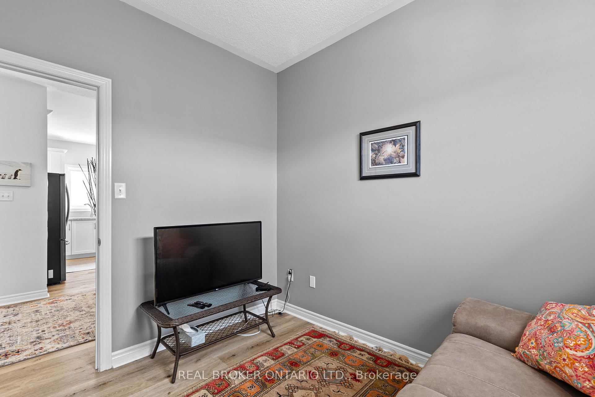 Photo 18 of 66 Knupp Drive, Barrie, Edgehill Drive — HOMEH