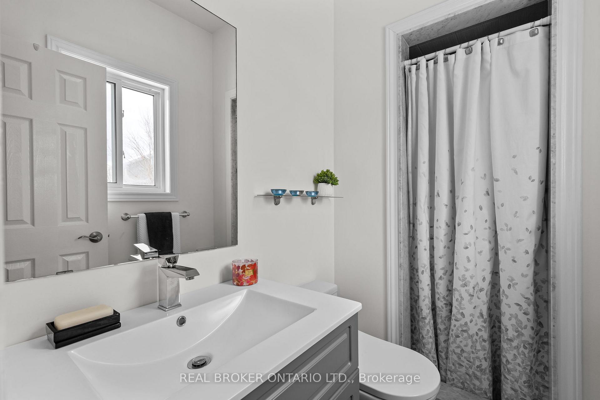 Photo 20 of 66 Knupp Drive, Barrie, Edgehill Drive — HOMEH