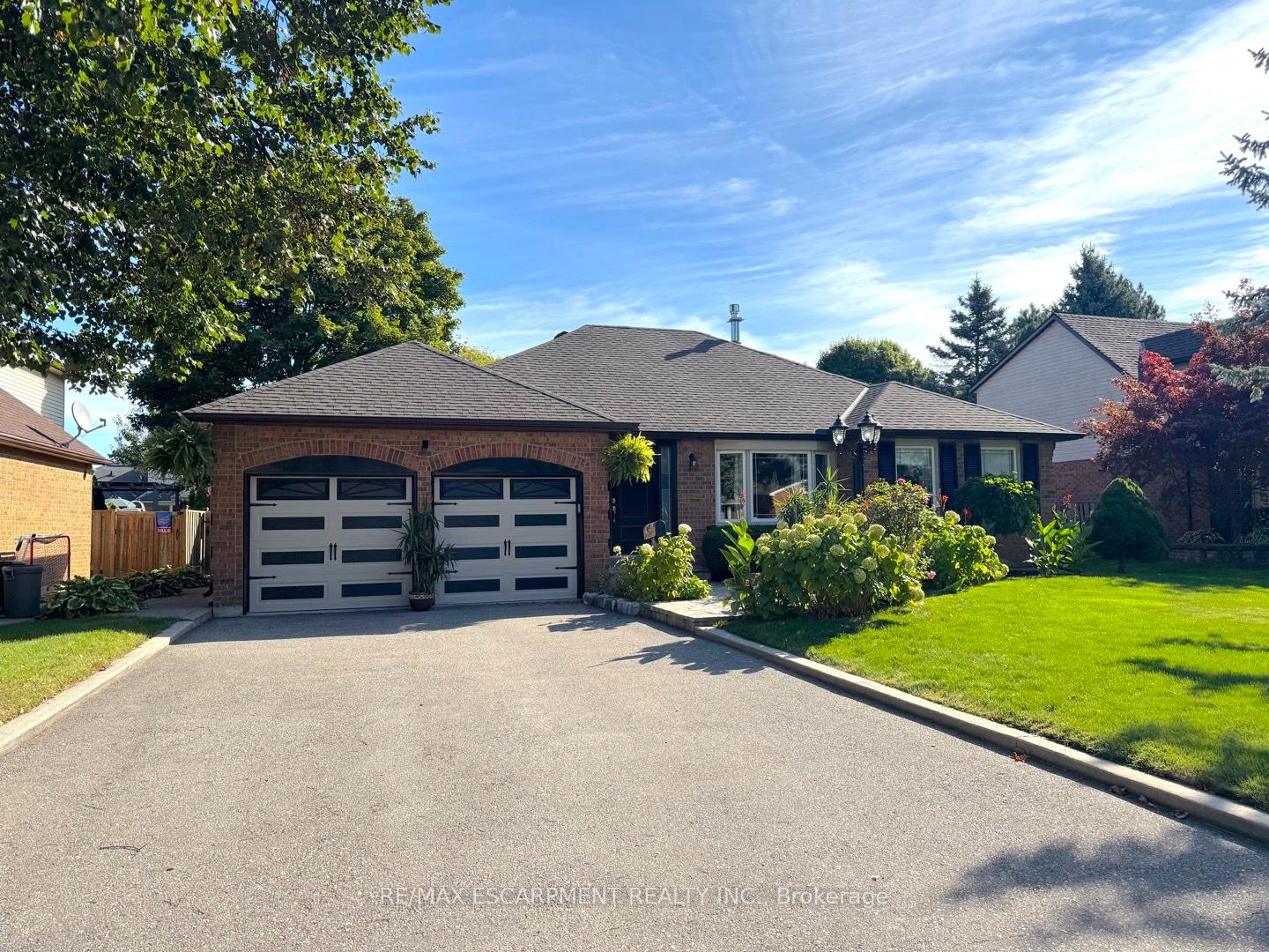 Photo 2 of 375 Melanie Crescent, Hamilton, Ancaster — HOMEH