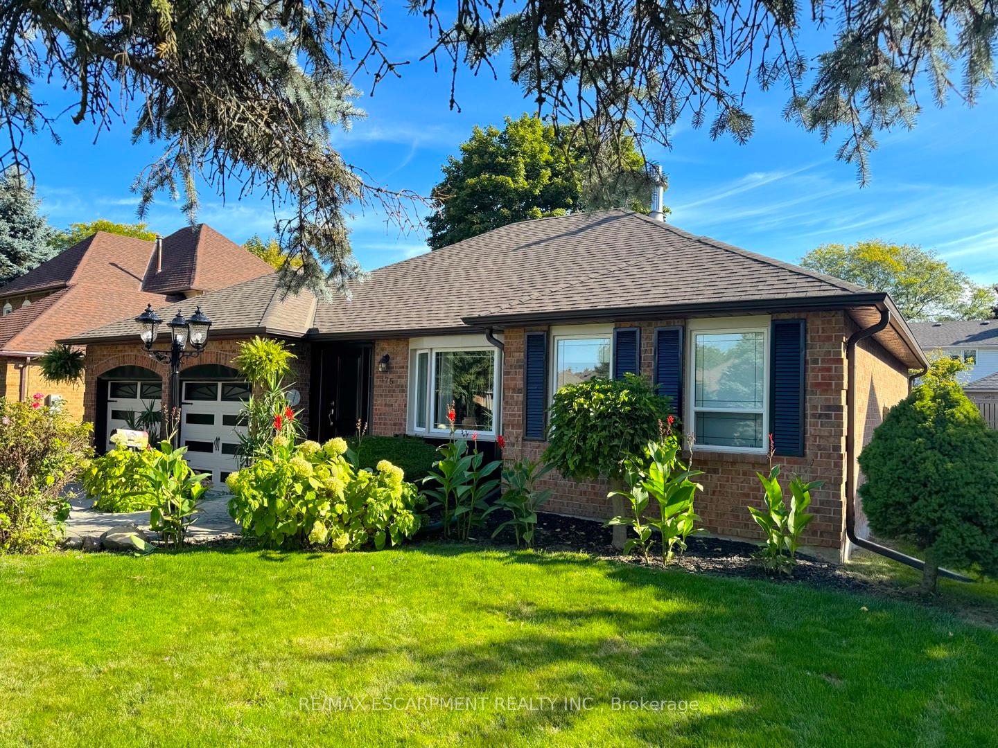 Photo 3 of 375 Melanie Crescent, Hamilton, Ancaster — HOMEH