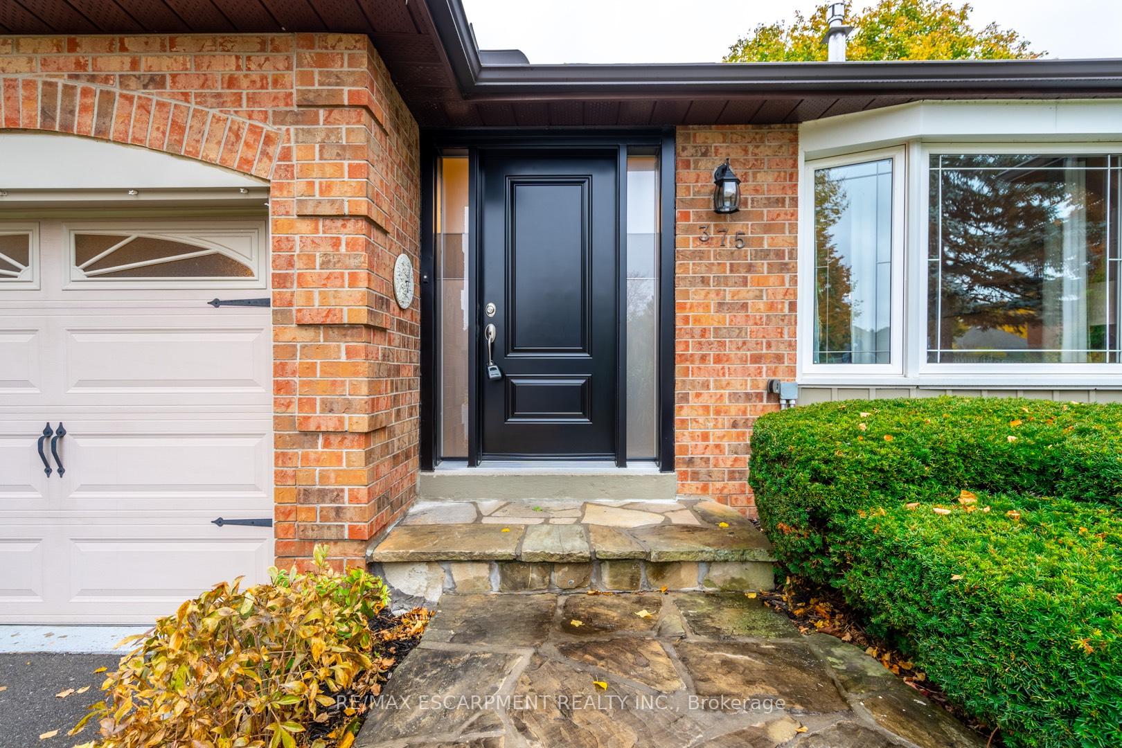 Photo 4 of 375 Melanie Crescent, Hamilton, Ancaster — HOMEH