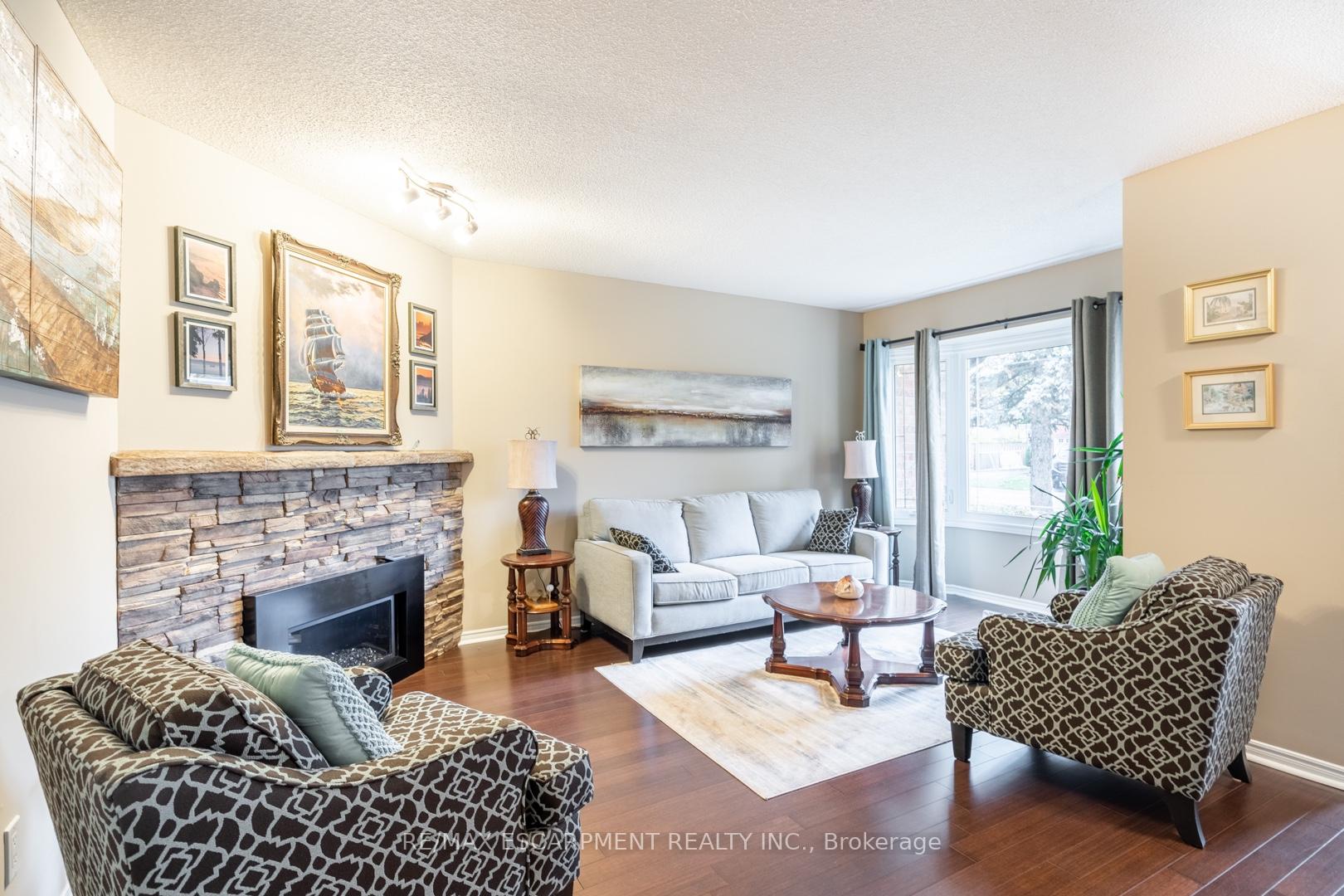 Photo 6 of 375 Melanie Crescent, Hamilton, Ancaster — HOMEH