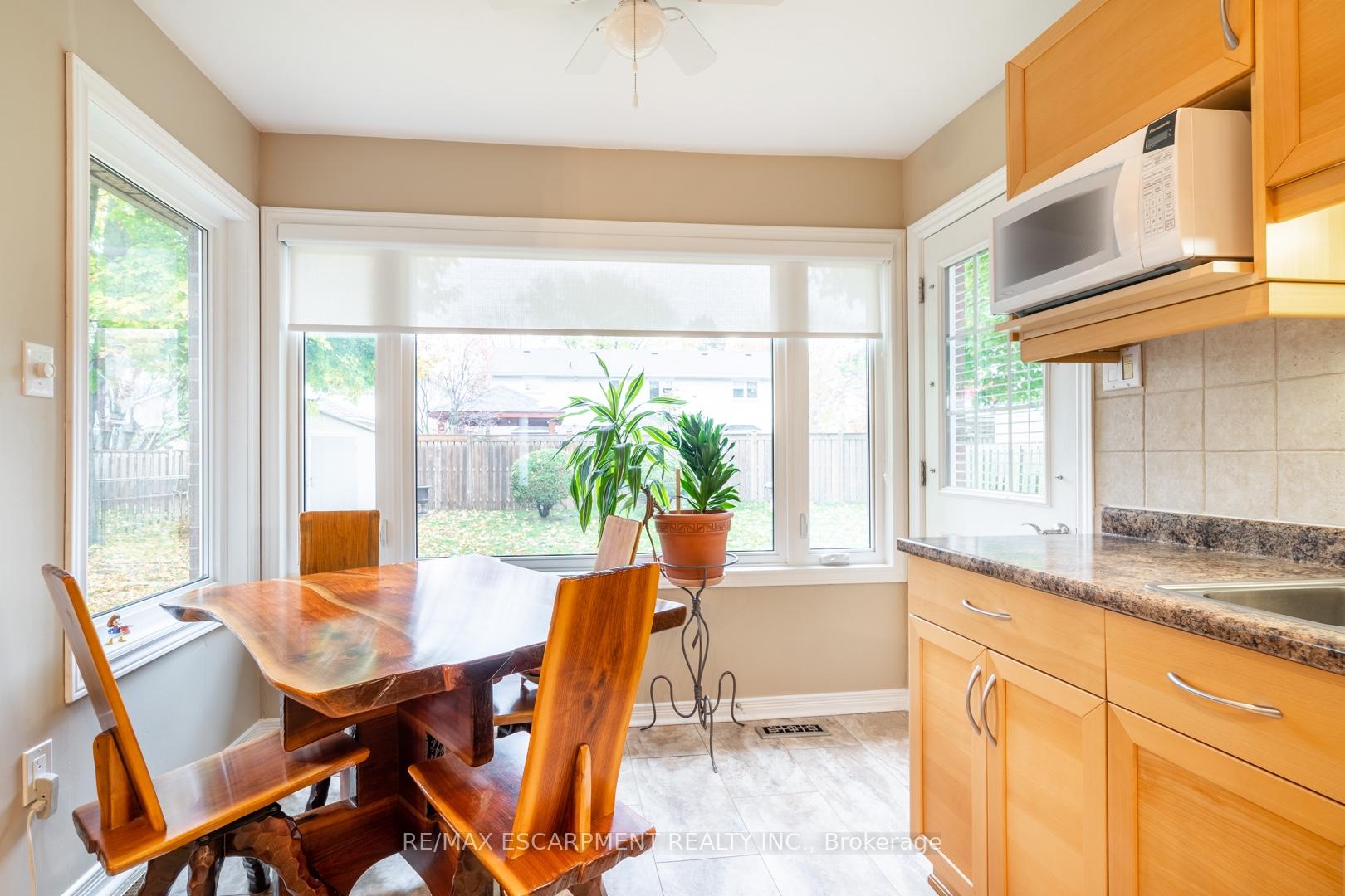 Photo 10 of 375 Melanie Crescent, Hamilton, Ancaster — HOMEH