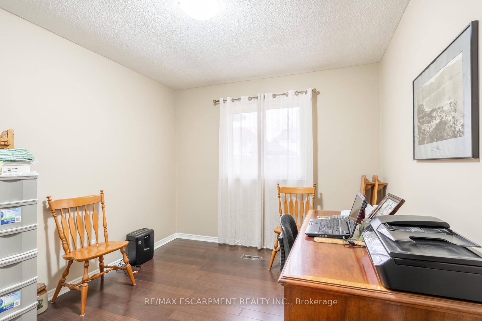 Photo 16 of 375 Melanie Crescent, Hamilton, Ancaster — HOMEH