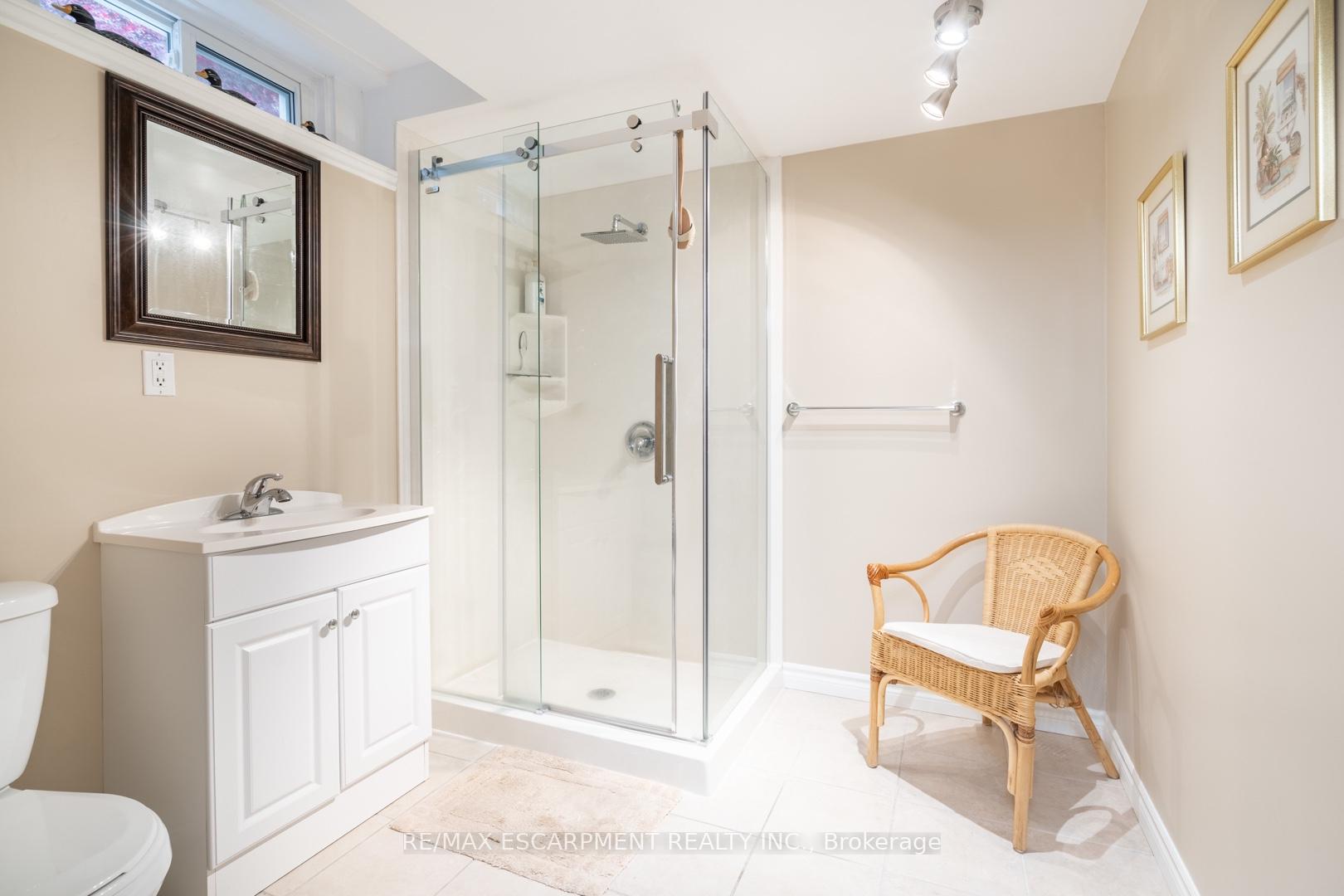 Photo 22 of 375 Melanie Crescent, Hamilton, Ancaster — HOMEH