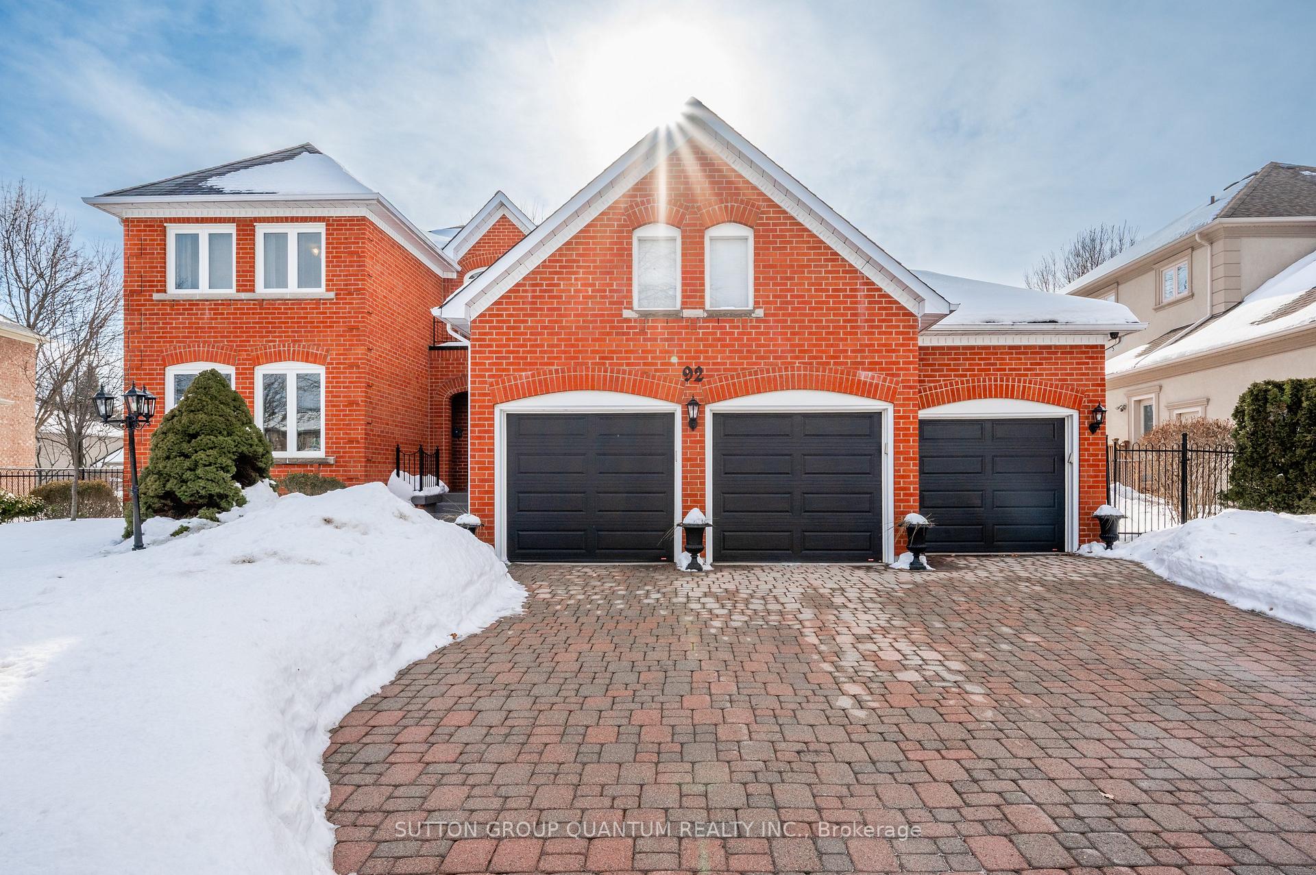 Photo 2 of 92 Millrun Crescent, Vaughan, Islington Woods — HOMEH