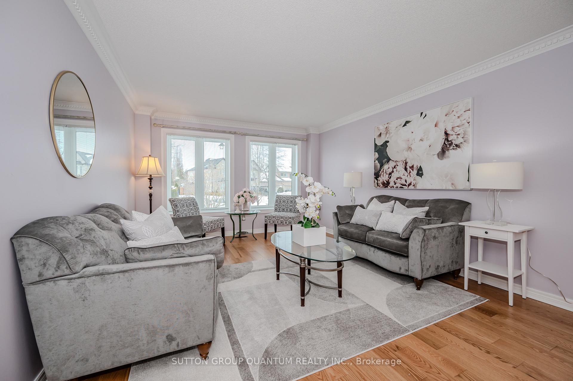 Photo 8 of 92 Millrun Crescent, Vaughan, Islington Woods — HOMEH