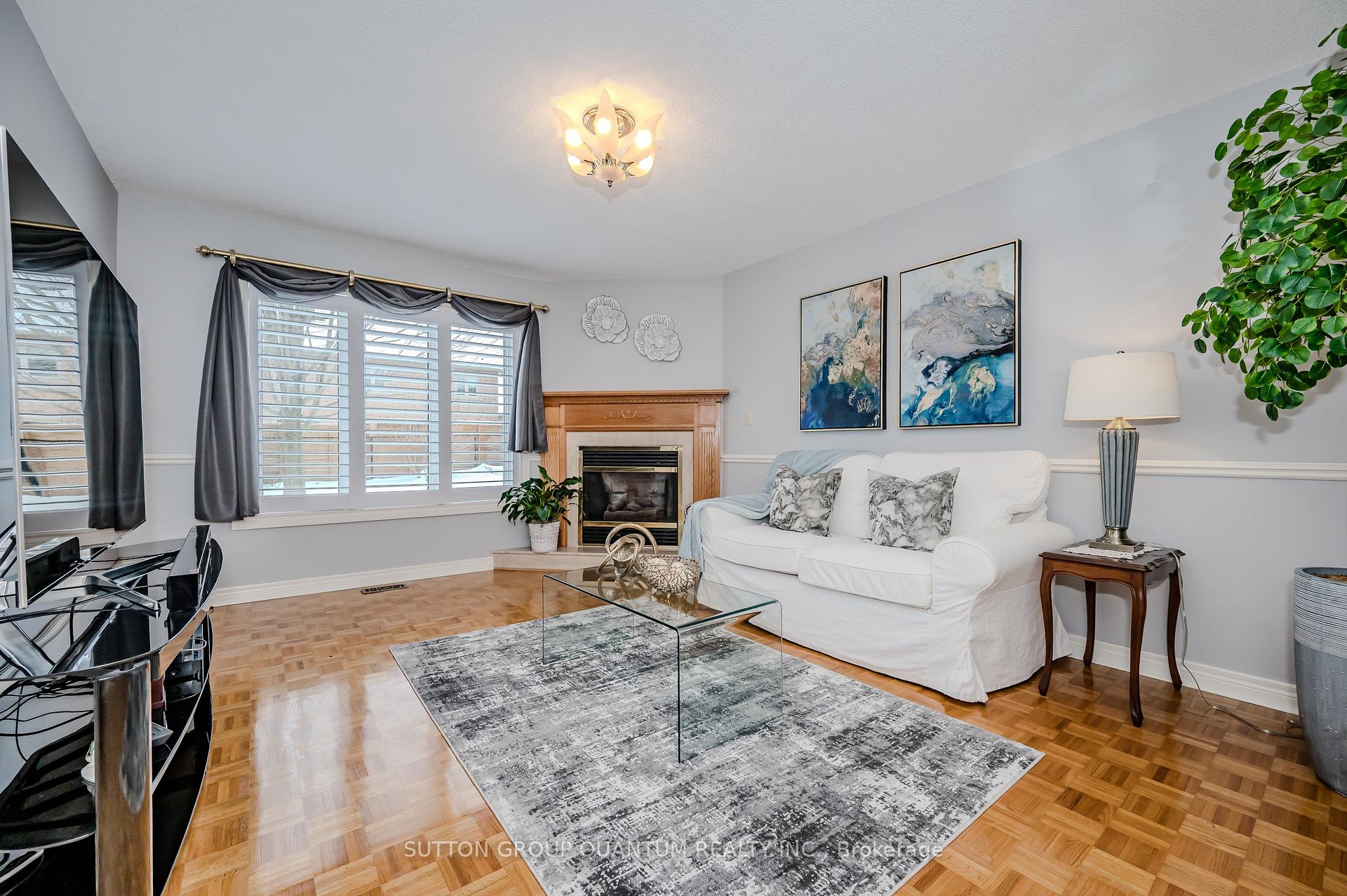 Photo 16 of 92 Millrun Crescent, Vaughan, Islington Woods — HOMEH