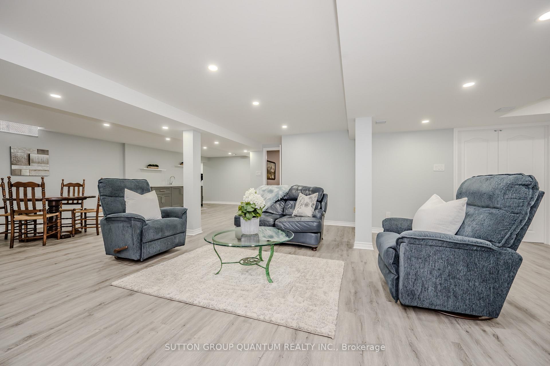 Photo 31 of 92 Millrun Crescent, Vaughan, Islington Woods — HOMEH