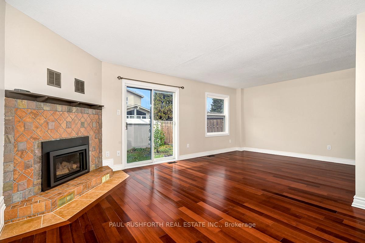 Photo 4 of 49 Foxfield Drive, Ottawa, Barrhaven - Knollsbrook — HOMEH