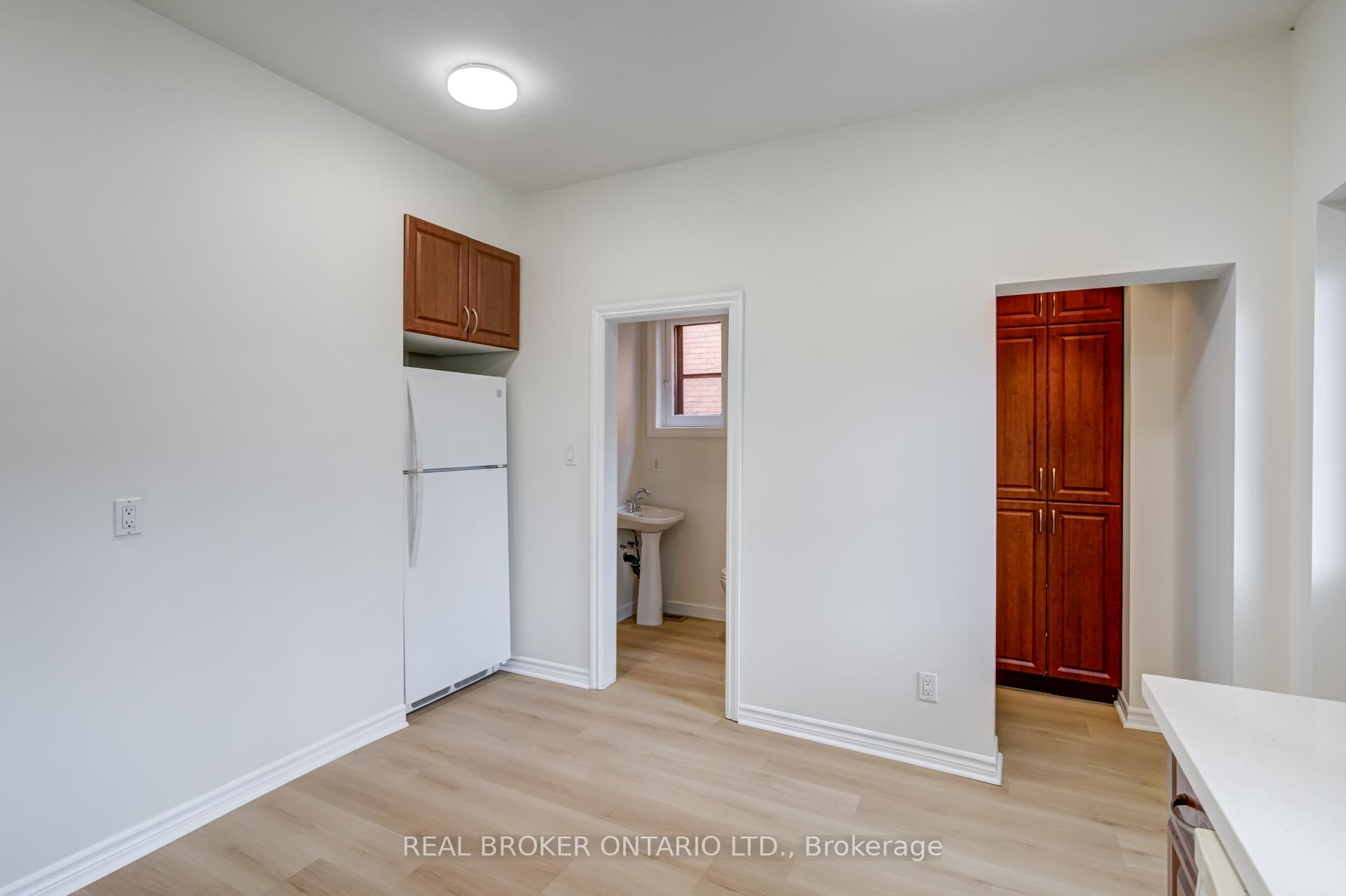 Photo 11 of 55 Young Street, Hamilton, Corktown — HOMEH