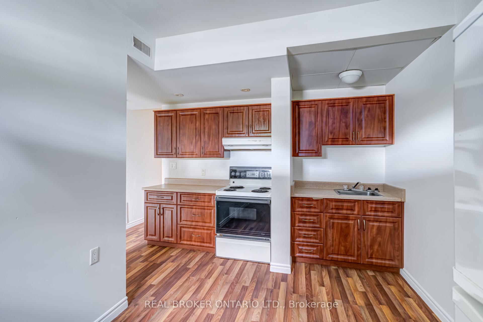 Photo 23 of 55 Young Street, Hamilton, Corktown — HOMEH