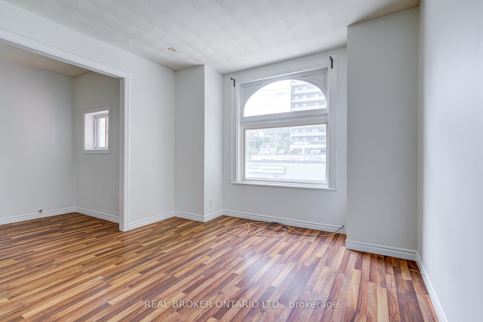 Photo 28 of 55 Young Street, Hamilton, Corktown — HOMEH