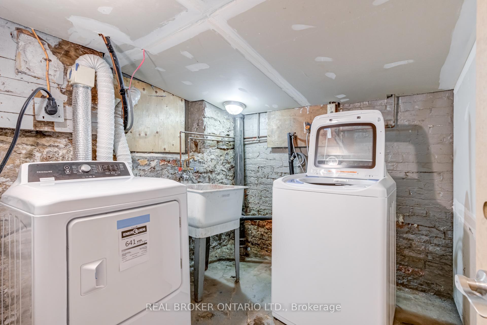 Photo 40 of 55 Young Street, Hamilton, Corktown — HOMEH