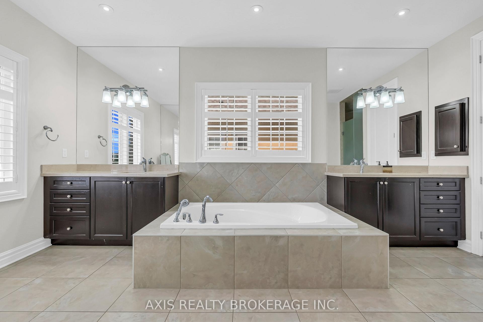 Photo 41 of 48 Kelways Circle, Brampton, Bram East — HOMEH