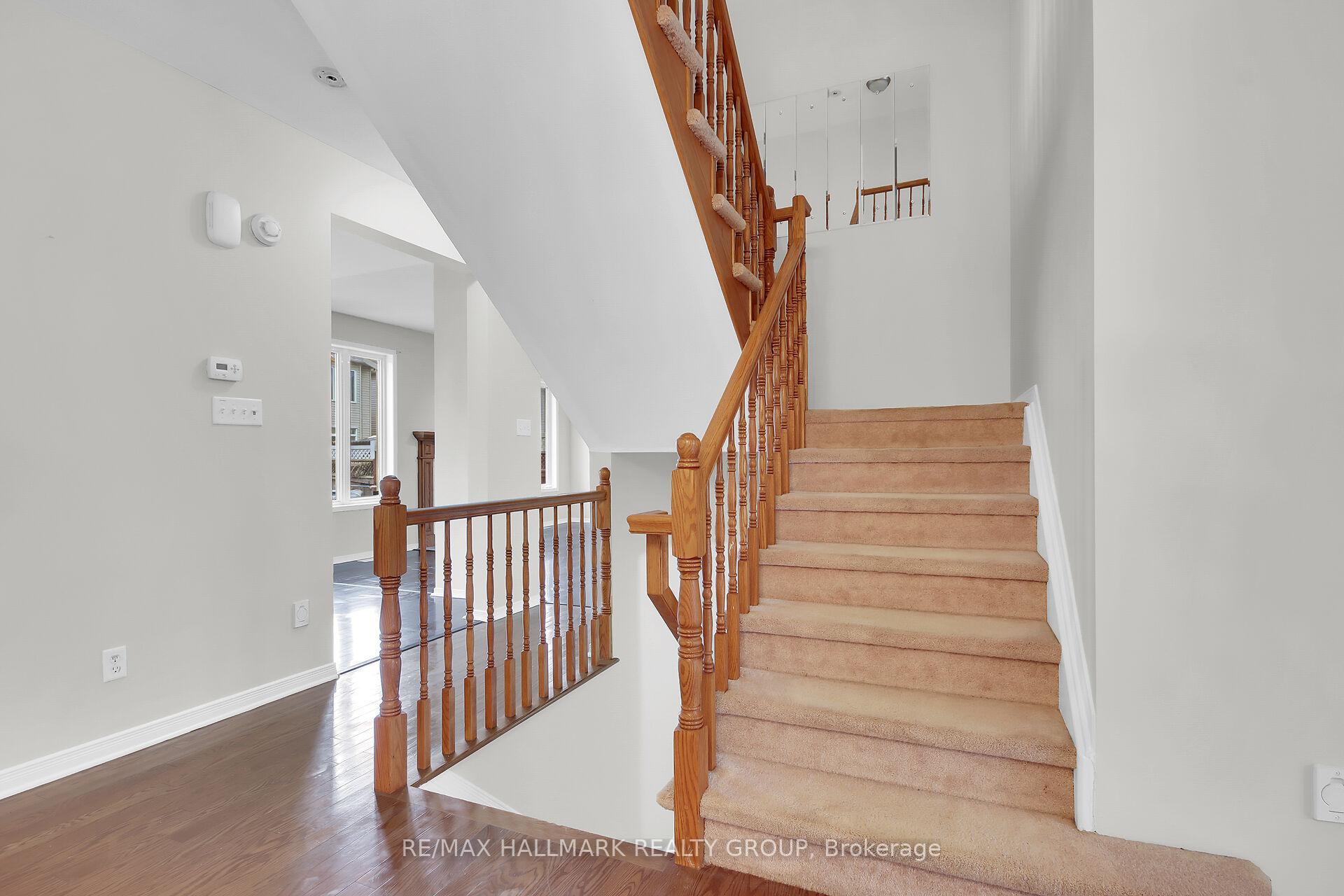 Photo 6 of 714 Clearbrook Drive, Ottawa, Barrhaven - Strandherd — HOMEH