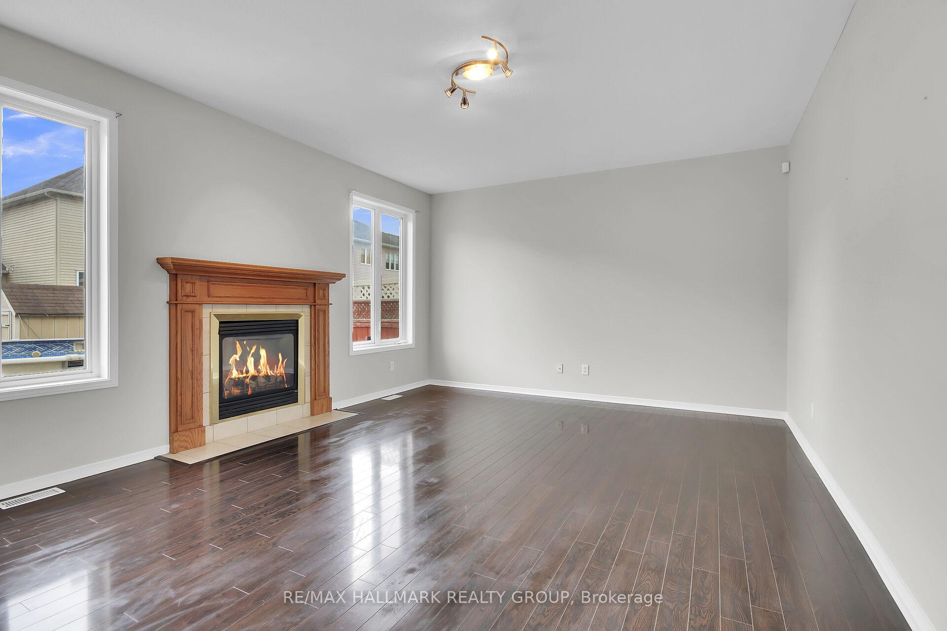 Photo 7 of 714 Clearbrook Drive, Ottawa, Barrhaven - Strandherd — HOMEH