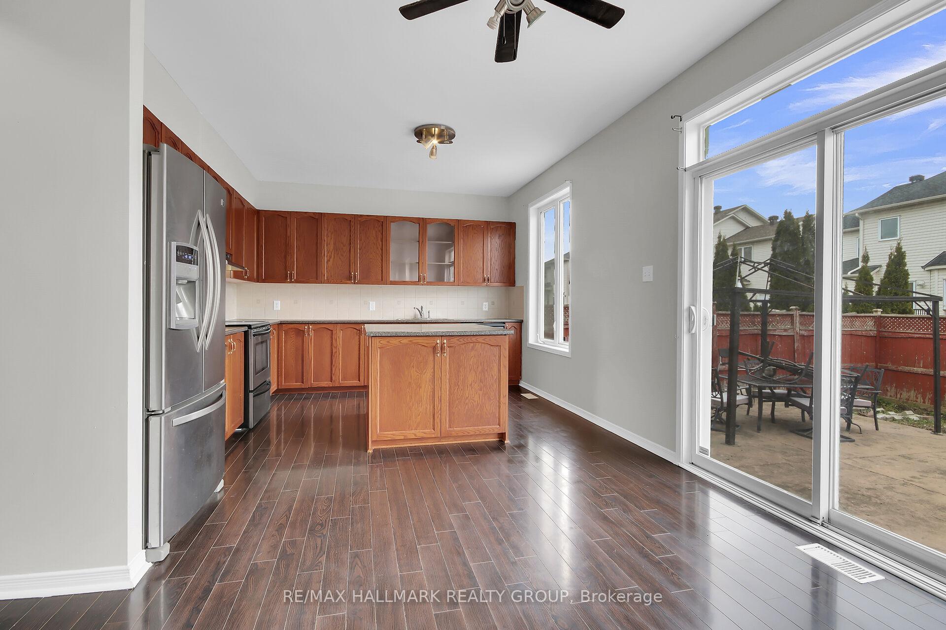 Photo 10 of 714 Clearbrook Drive, Ottawa, Barrhaven - Strandherd — HOMEH