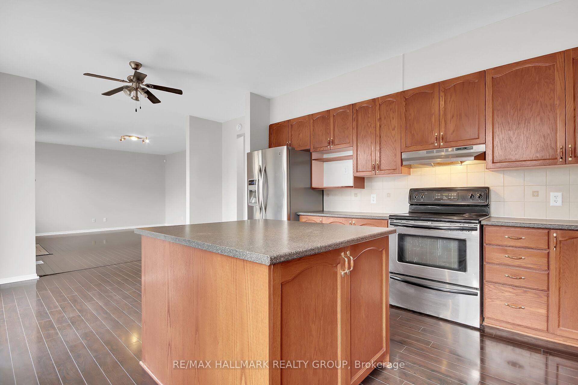 Photo 12 of 714 Clearbrook Drive, Ottawa, Barrhaven - Strandherd — HOMEH