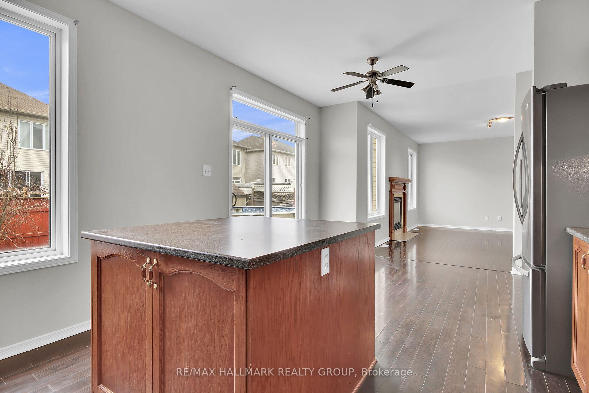 Photo 13 of 714 Clearbrook Drive, Ottawa, Barrhaven - Strandherd — HOMEH