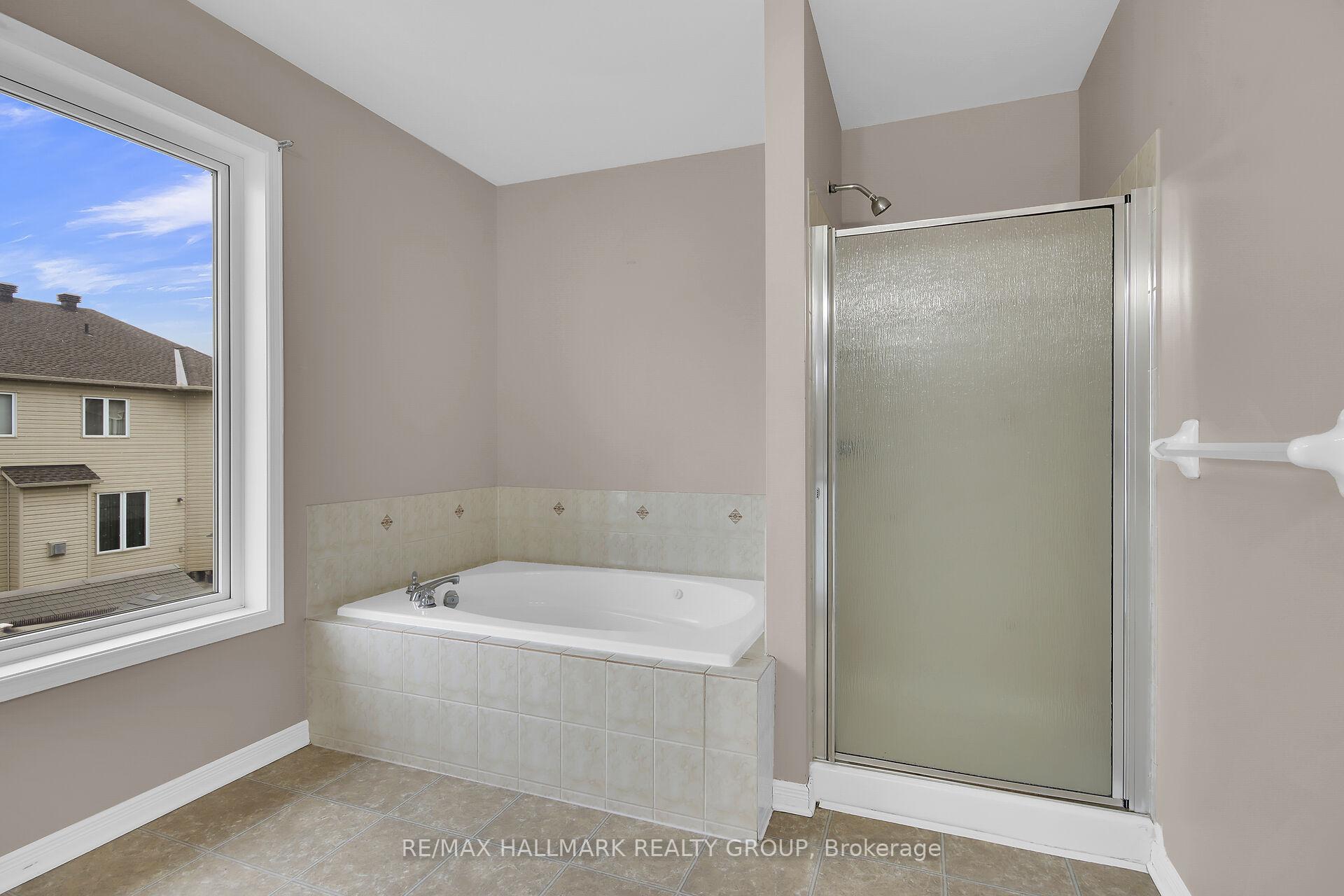 Photo 19 of 714 Clearbrook Drive, Ottawa, Barrhaven - Strandherd — HOMEH