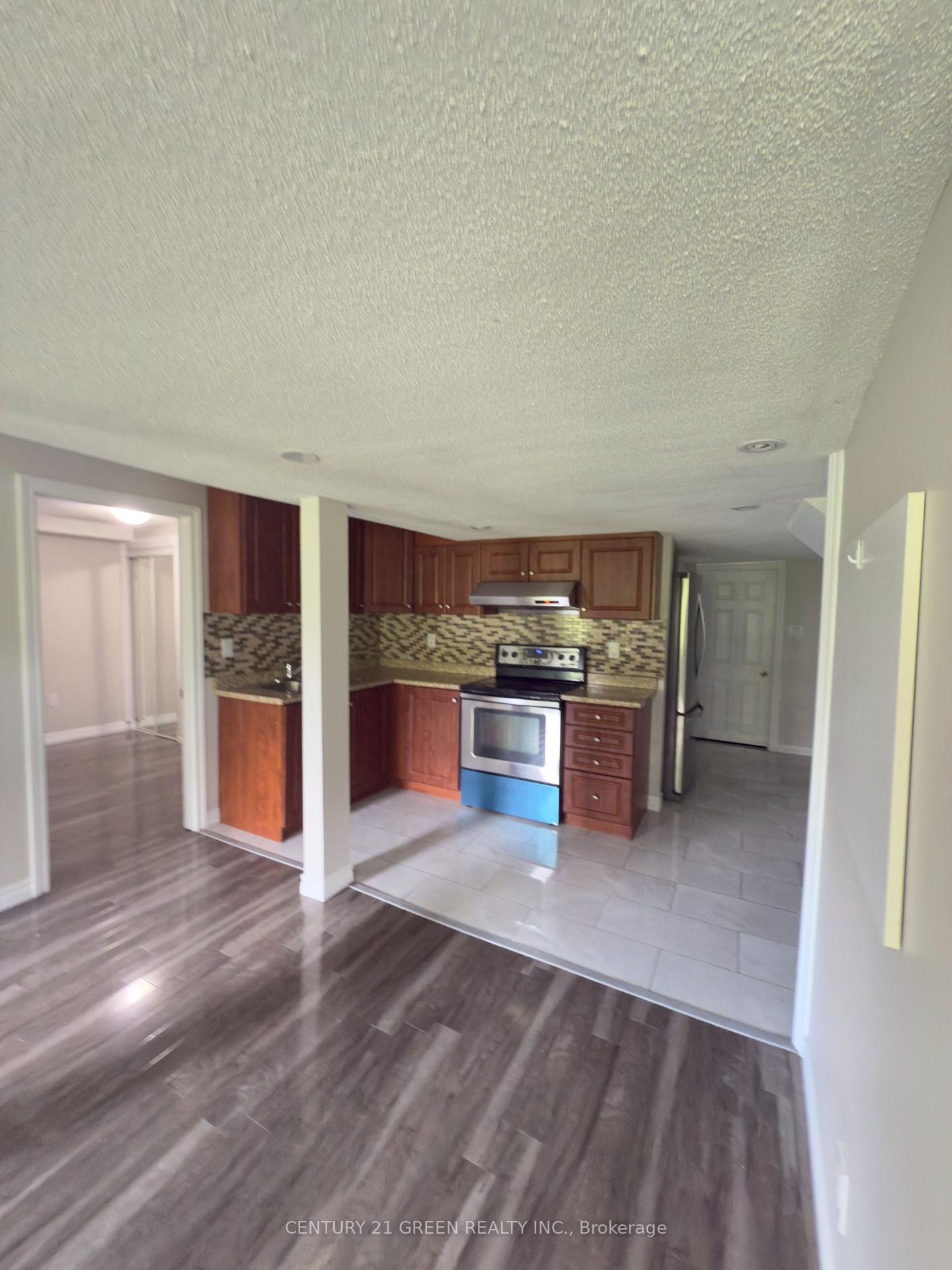 Photo 4 of 9 Borrelli (Bsmt) Drive, Brampton, Credit Valley — HOMEH