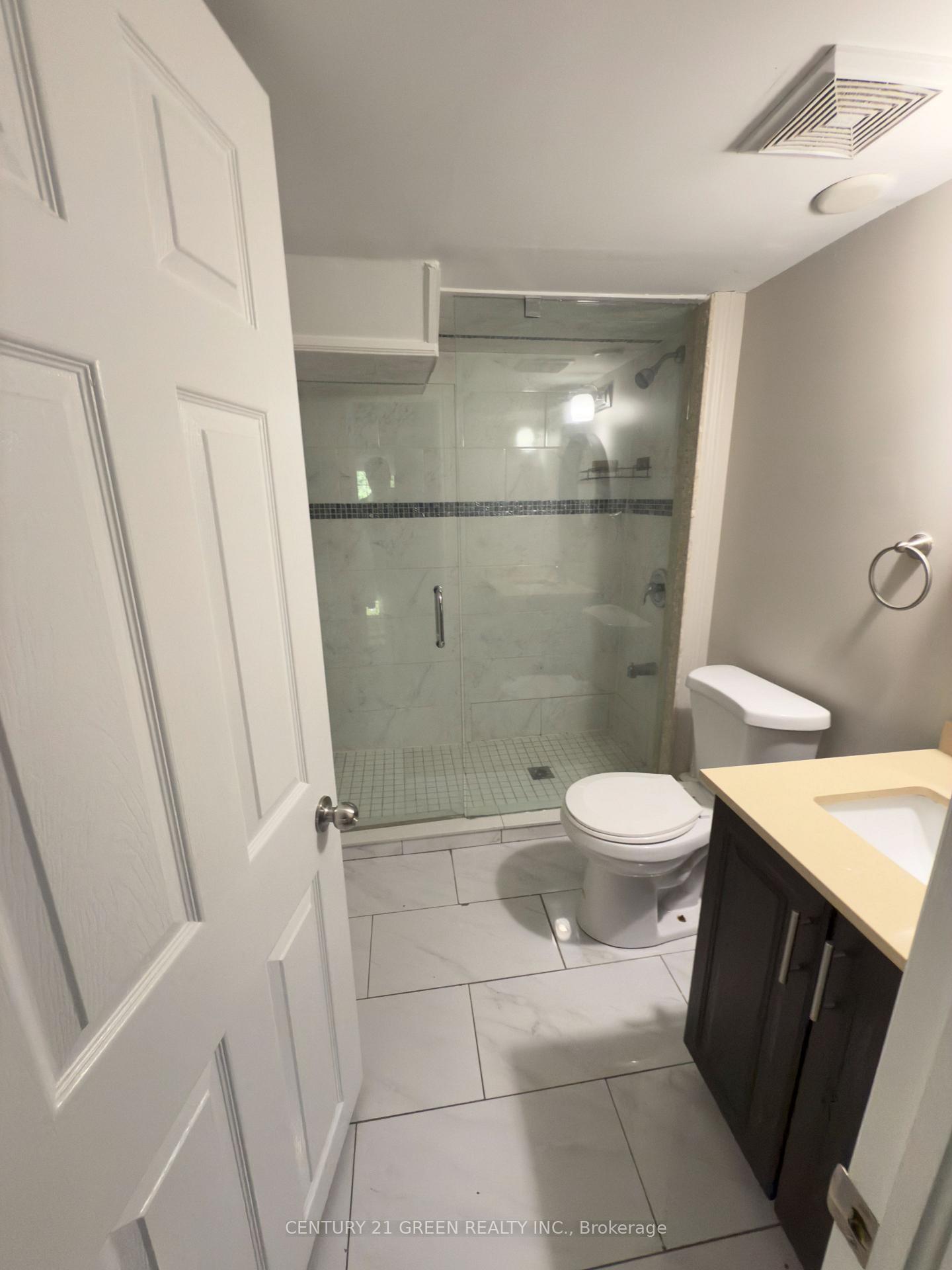 Photo 7 of 9 Borrelli (Bsmt) Drive, Brampton, Credit Valley — HOMEH