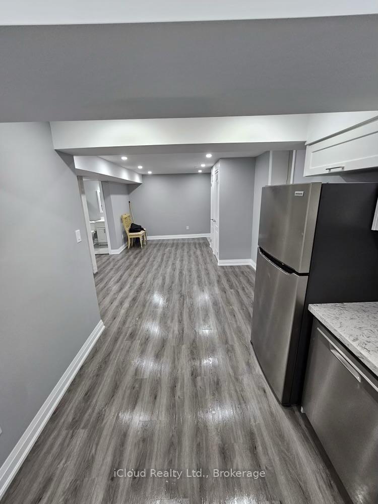 Photo 4 of 62 Robertson Davies Drive, Brampton, Snelgrove — HOMEH