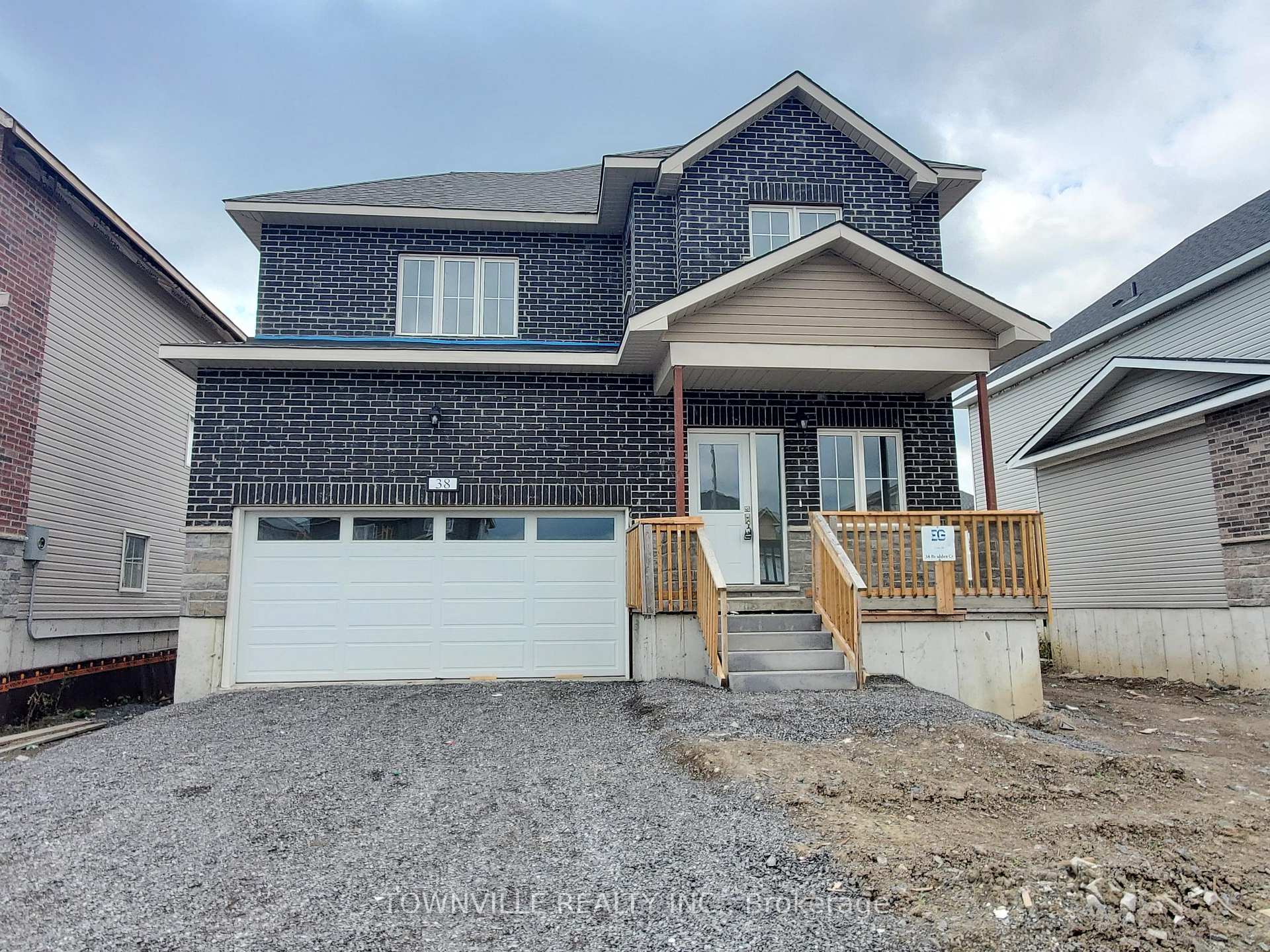 Photo 3 of 38 Bradden Crescent, Belleville, Belleville Ward — HOMEH