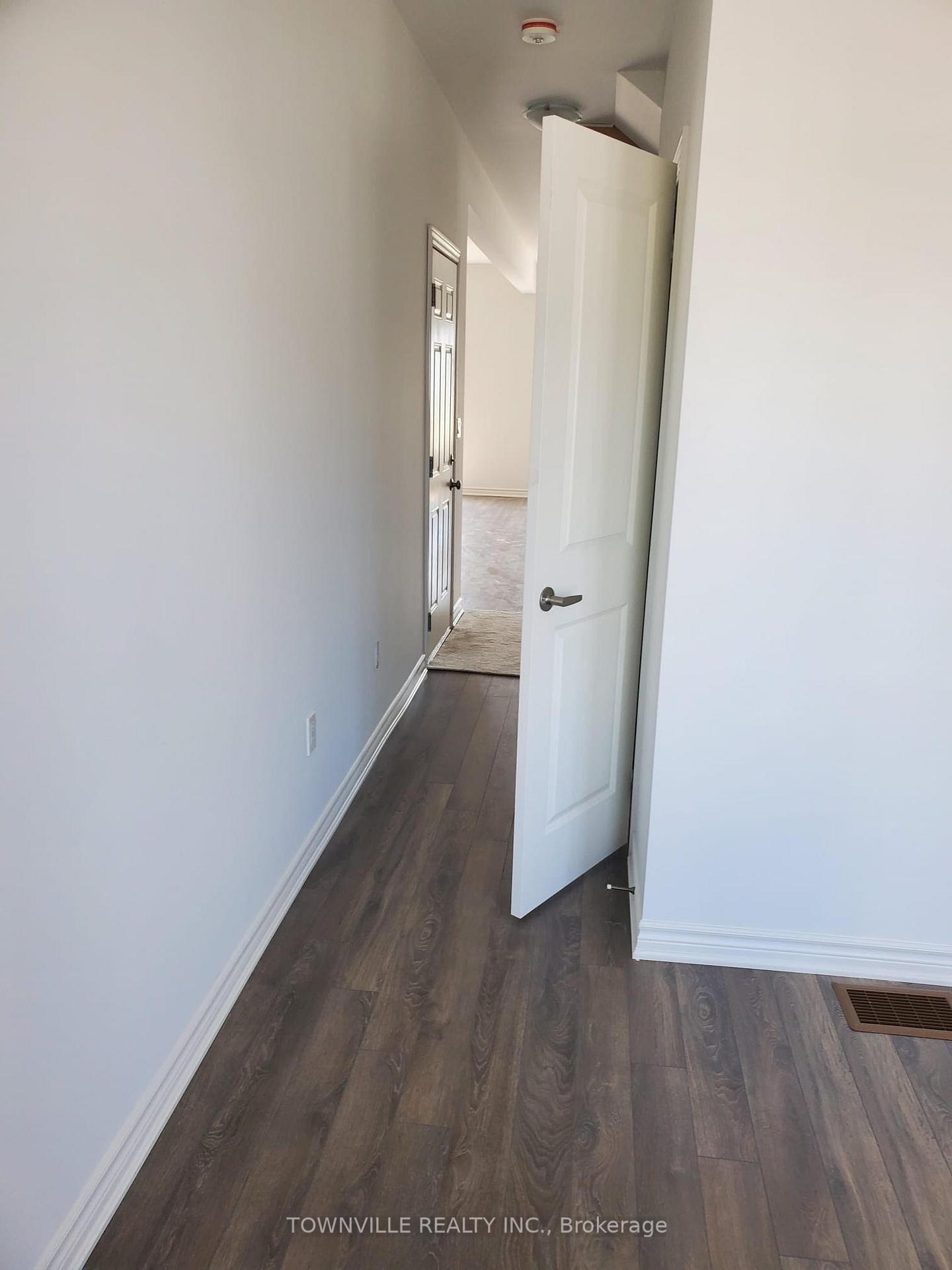 Photo 7 of 38 Bradden Crescent, Belleville, Belleville Ward — HOMEH