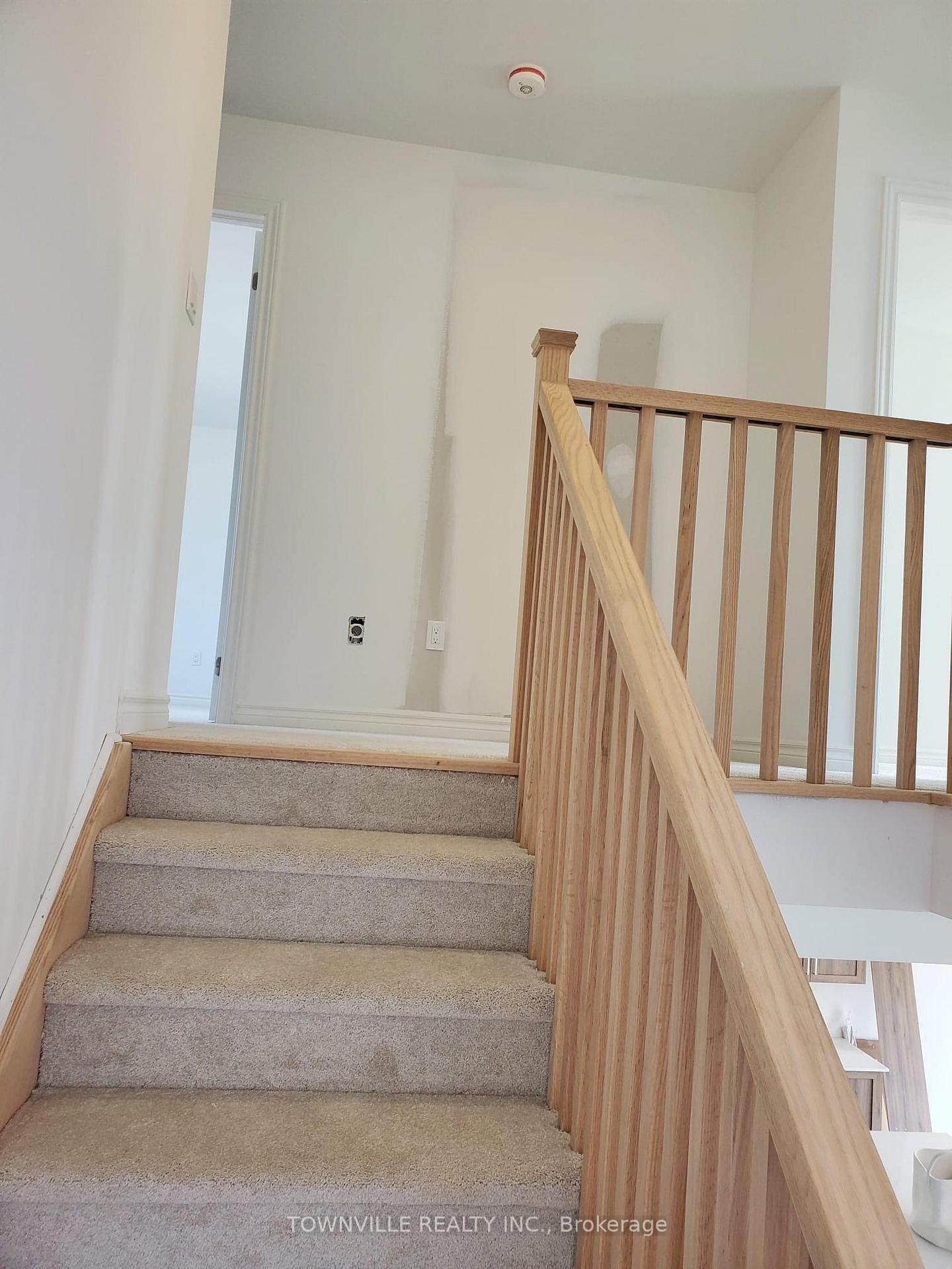 Photo 11 of 38 Bradden Crescent, Belleville, Belleville Ward — HOMEH