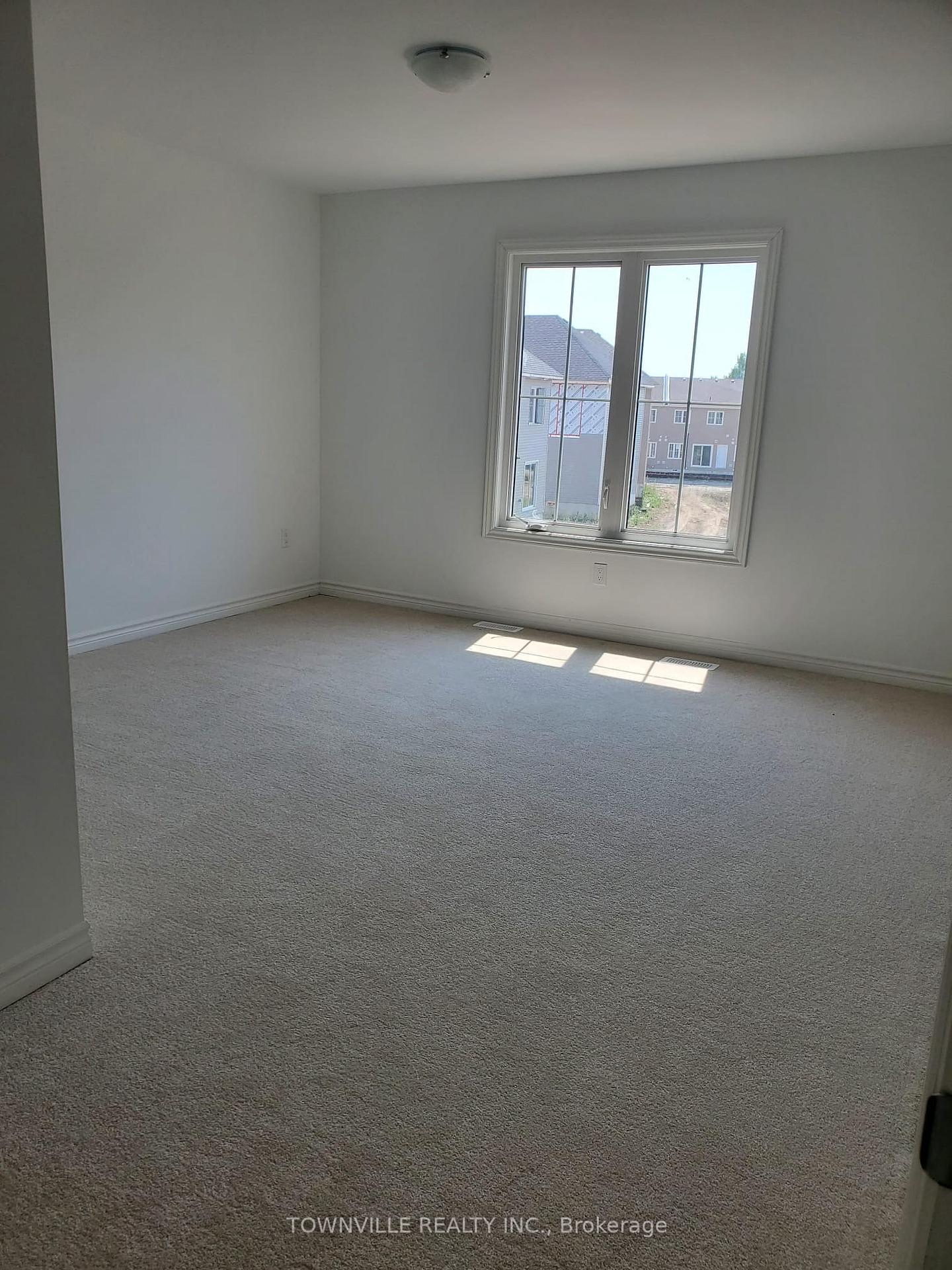 Photo 13 of 38 Bradden Crescent, Belleville, Belleville Ward — HOMEH